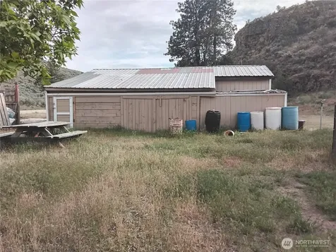 20 Round Up Road Oroville WA 98844