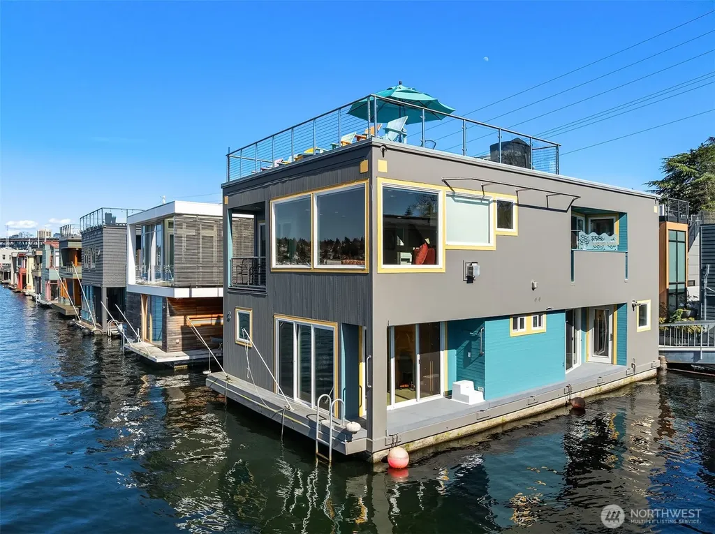 10 E Roanoke Street Seattle WA 98102