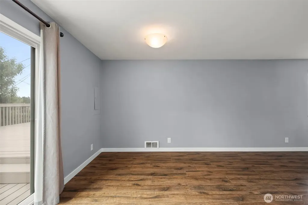 2052 E Wright Avenue Tacoma WA 98404