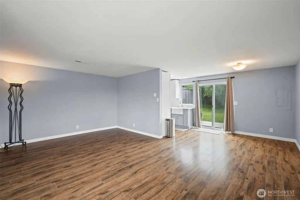 2052 E Wright Avenue Tacoma WA 98404
