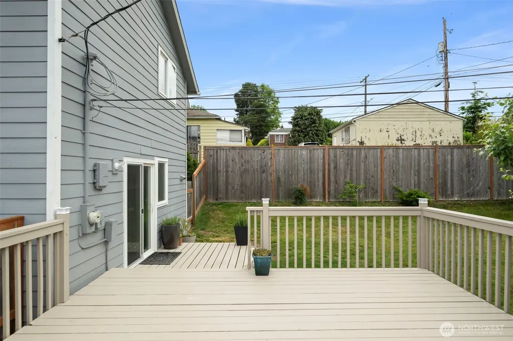 2052 E Wright Avenue Tacoma WA 98404
