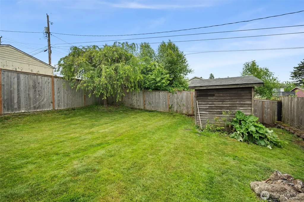 2052 E Wright Avenue Tacoma WA 98404