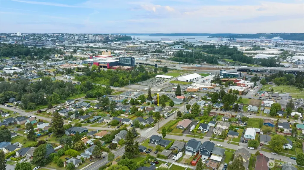 2052 E Wright Avenue Tacoma WA 98404