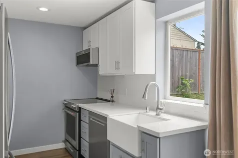 2052 E Wright Avenue Tacoma WA 98404