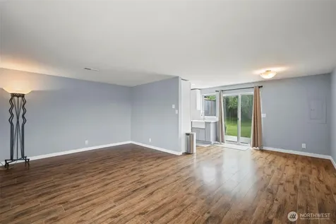 2052 E Wright Avenue Tacoma WA 98404