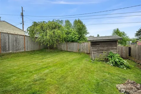 2052 E Wright Avenue Tacoma WA 98404