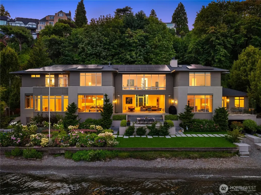 4911 NE Laurelcrest Lane Seattle WA 98105