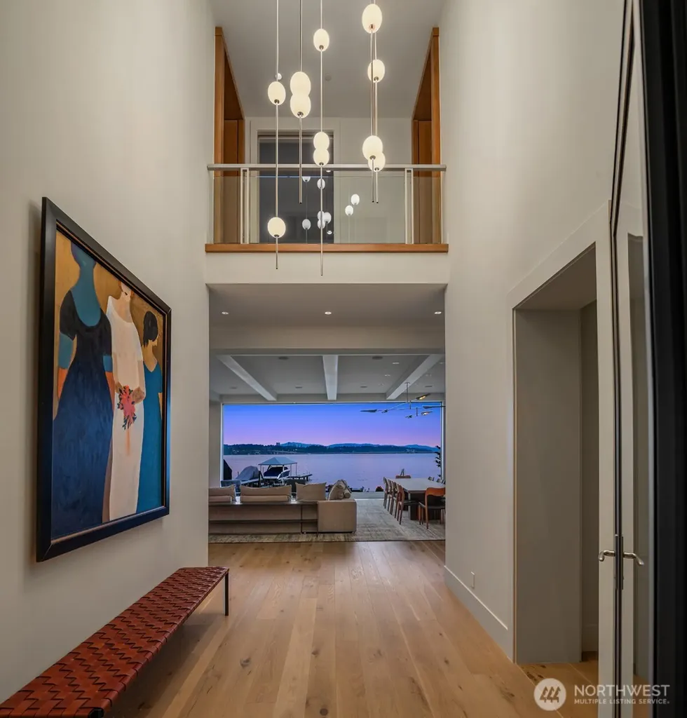 4911 NE Laurelcrest Lane Seattle WA 98105