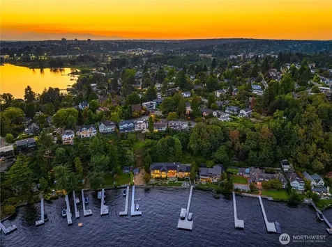 4911 NE Laurelcrest Lane Seattle WA 98105