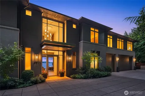 4911 NE Laurelcrest Lane Seattle WA 98105