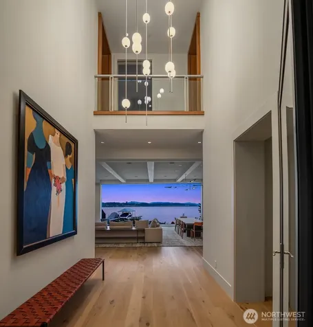 4911 NE Laurelcrest Lane Seattle WA 98105