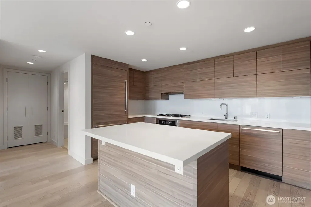 588 Bell Street Seattle WA 98121