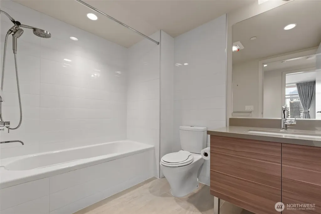 588 Bell Street Seattle WA 98121