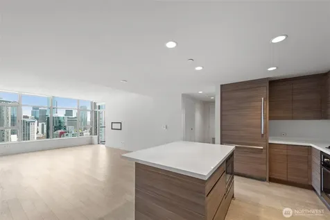 588 Bell Street Seattle WA 98121