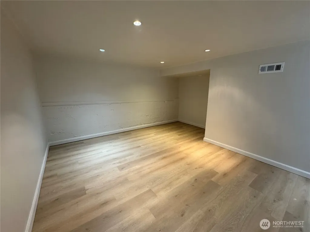811 NE 66th Street Seattle WA 98115