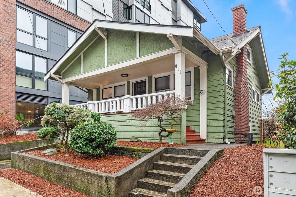 811 NE 66th Street Seattle WA 98115