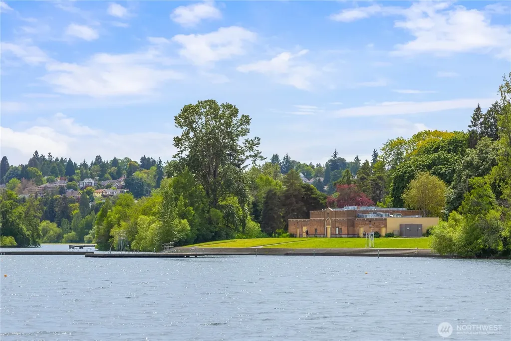 811 NE 66th Street Seattle WA 98115