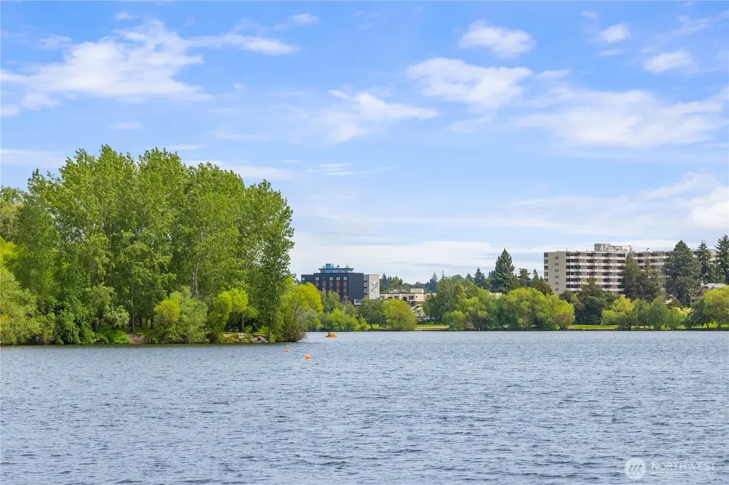 811 NE 66th Street Seattle WA 98115