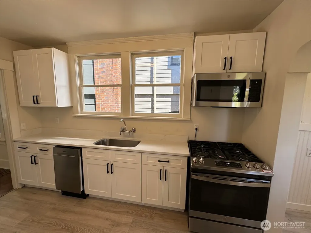 811 NE 66th Street Seattle WA 98115