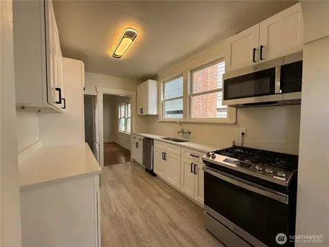 811 NE 66th Street Seattle WA 98115