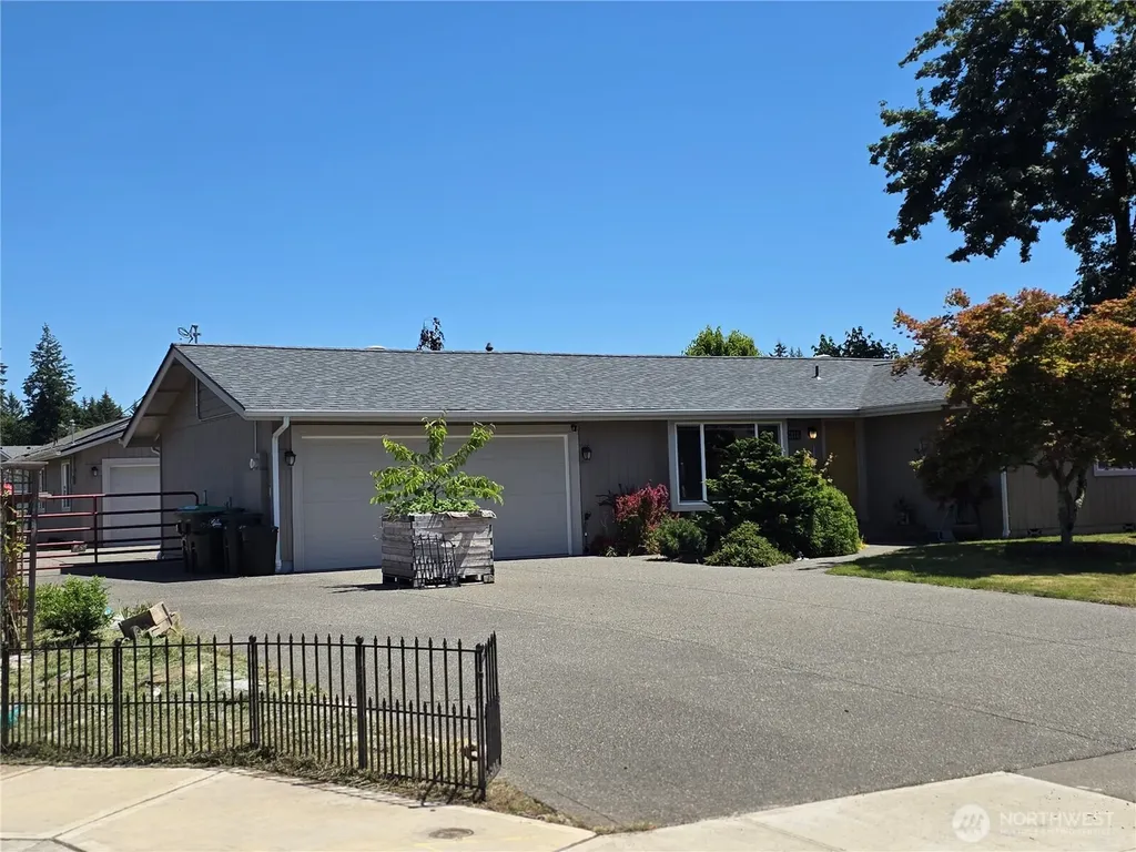 810 Century Court NE Lacey WA 98516