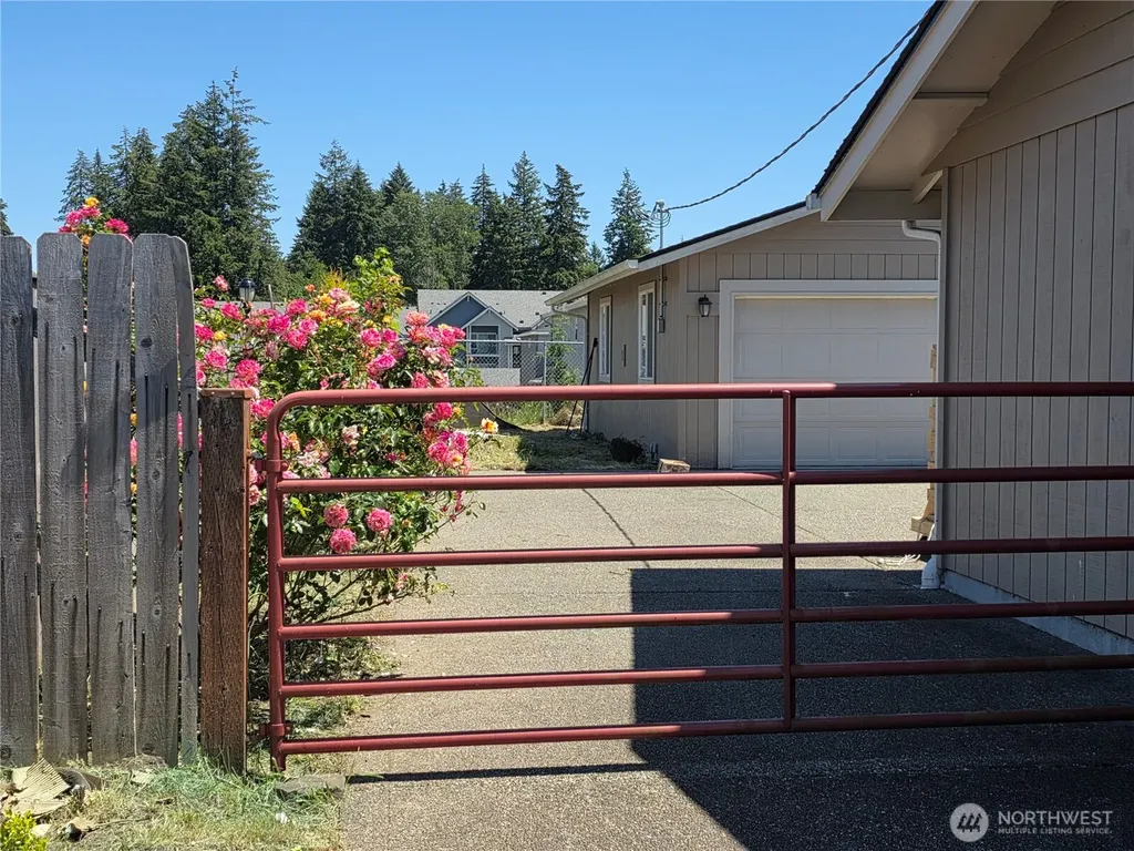 810 Century Court NE Lacey WA 98516