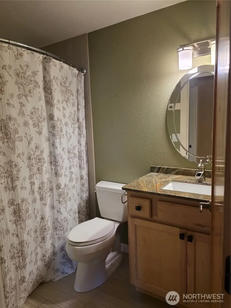 810 Century Court NE Lacey WA 98516