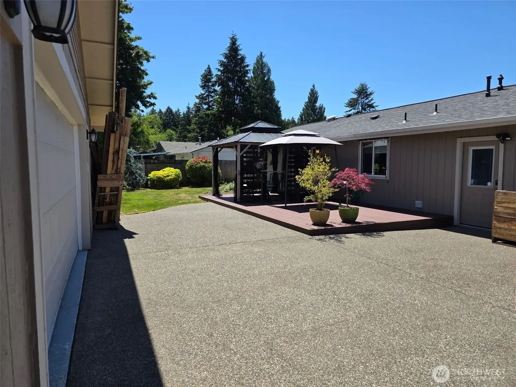 810 Century Court NE Lacey WA 98516