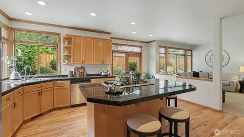 10711 177th Court NE Redmond WA 98052