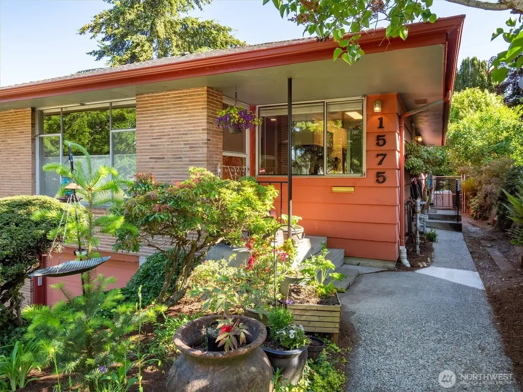 1573 90th Street Seattle WA 98117
