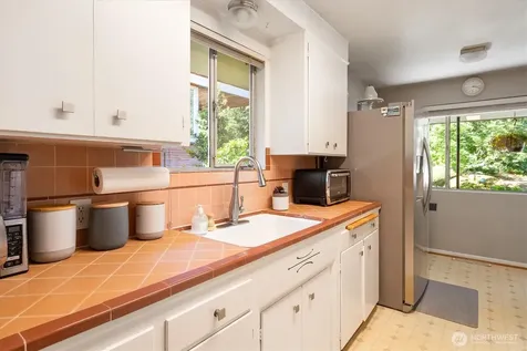 1573 90th Street Seattle WA 98117