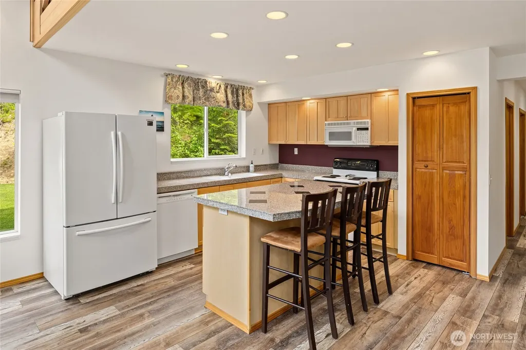 1771 Timber Mountain Loop Cle Elum WA 98922
