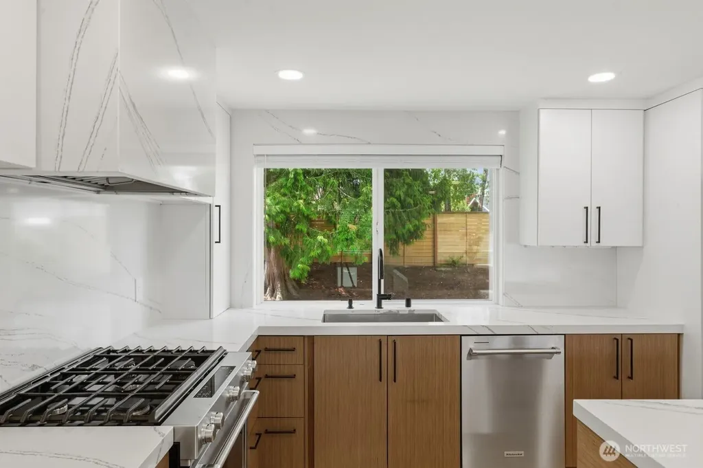 1529 172nd Place NE Bellevue WA 98008