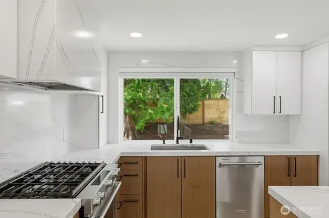 1529 172nd Place NE Bellevue WA 98008
