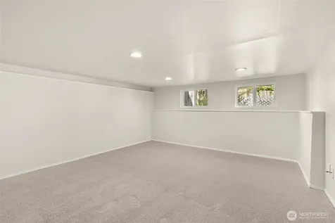 13603 SE 239th Street Kent WA 98042