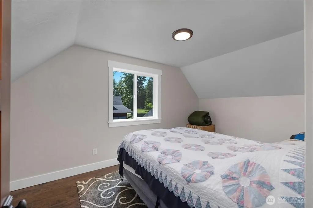 9835 James Road SW Rochester WA 98579