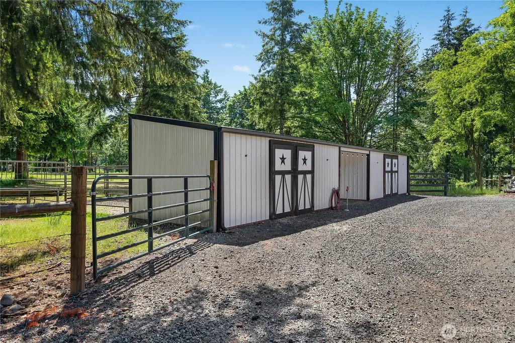 9835 James Road SW Rochester WA 98579