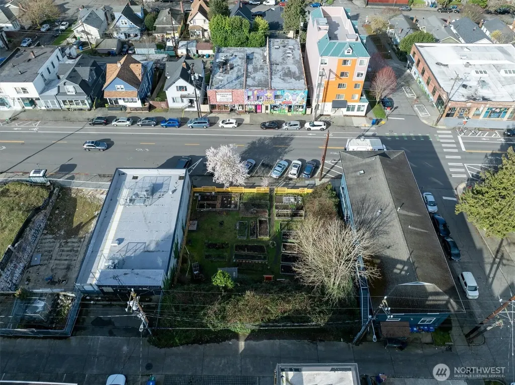 5520 University Way NE Seattle WA 98105