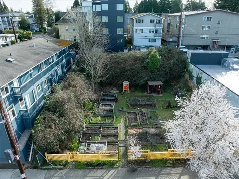 5520 University Way NE Seattle WA 98105