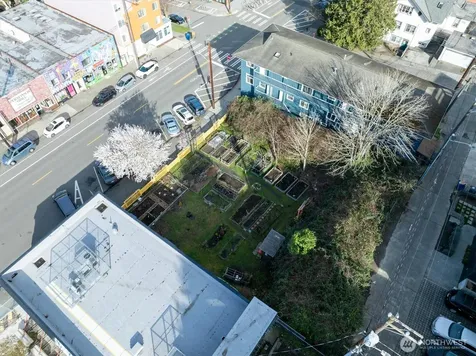 5520 University Way NE Seattle WA 98105