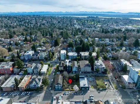 5520 University Way NE Seattle WA 98105
