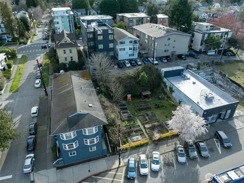 5520 University Way NE Seattle WA 98105