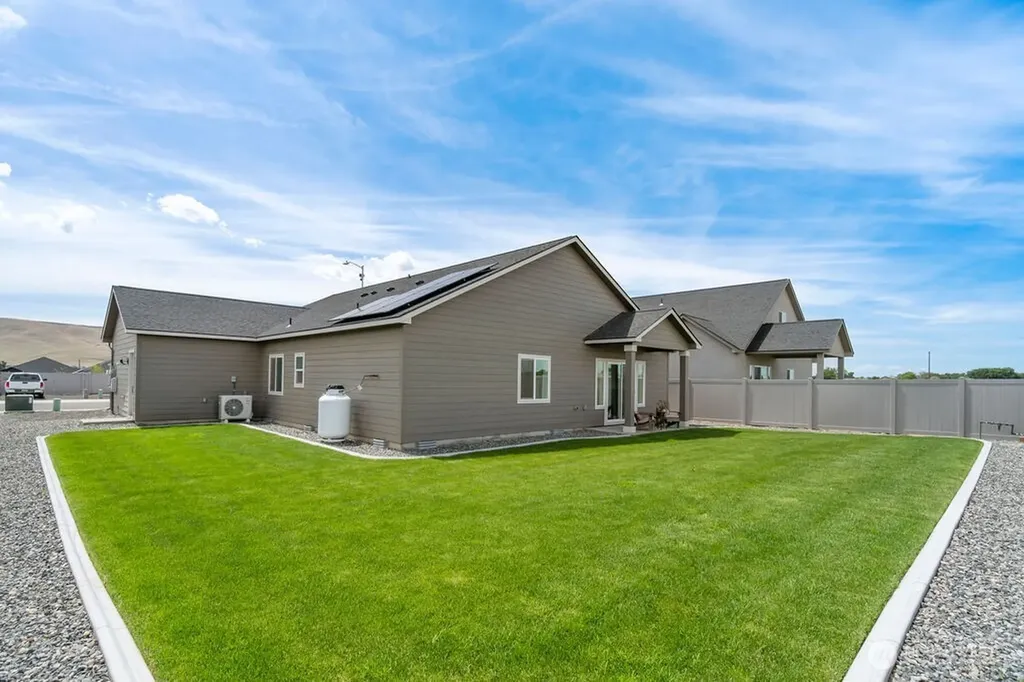 231 Schrute Road Prosser WA 99350