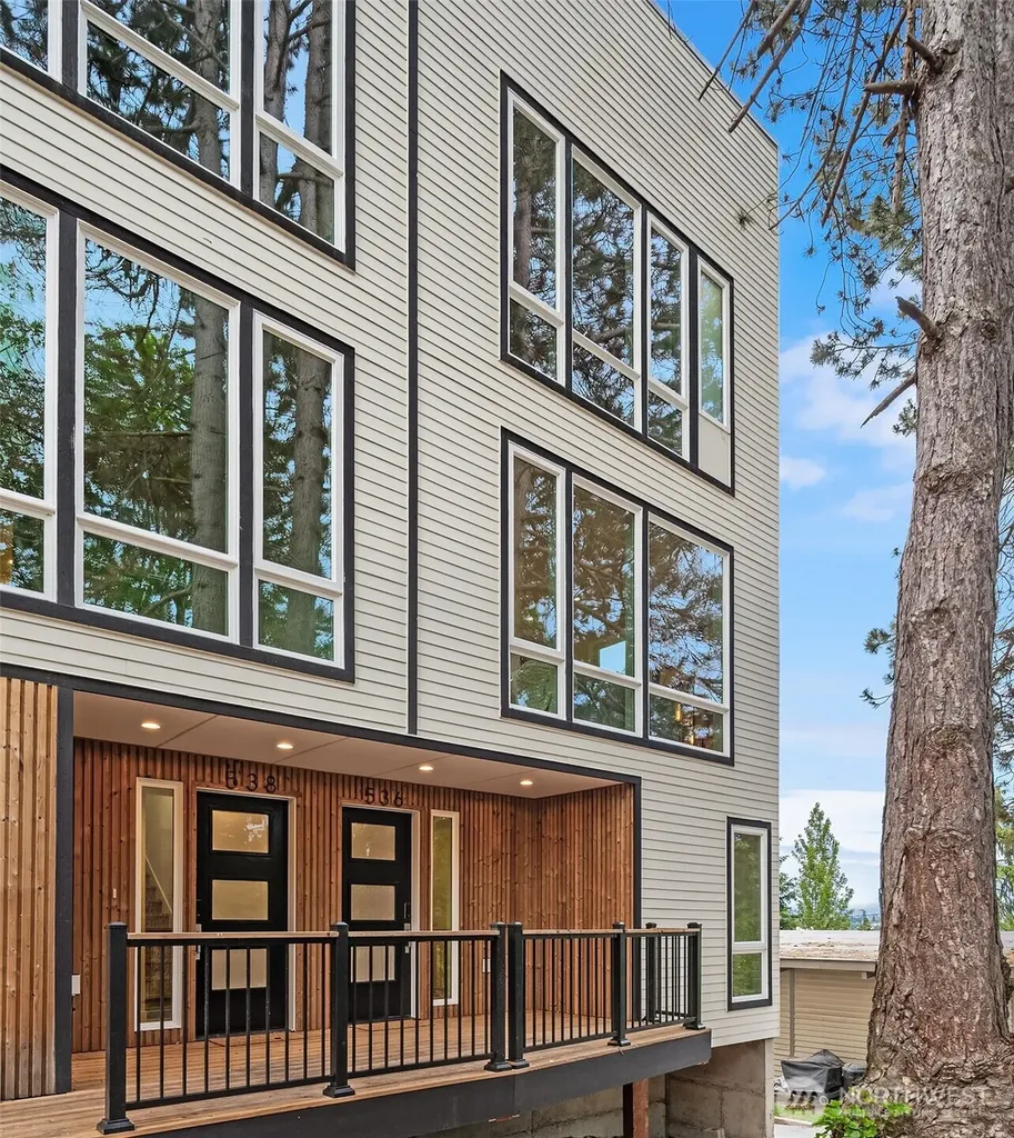 542 W Barrett Street Seattle WA 98109