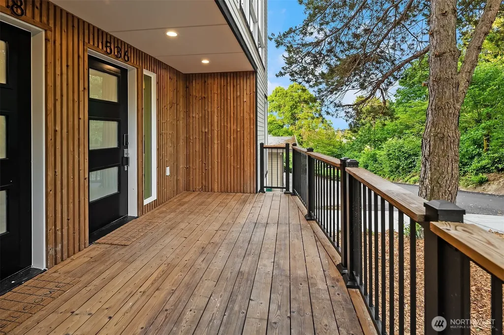 542 W Barrett Street Seattle WA 98109