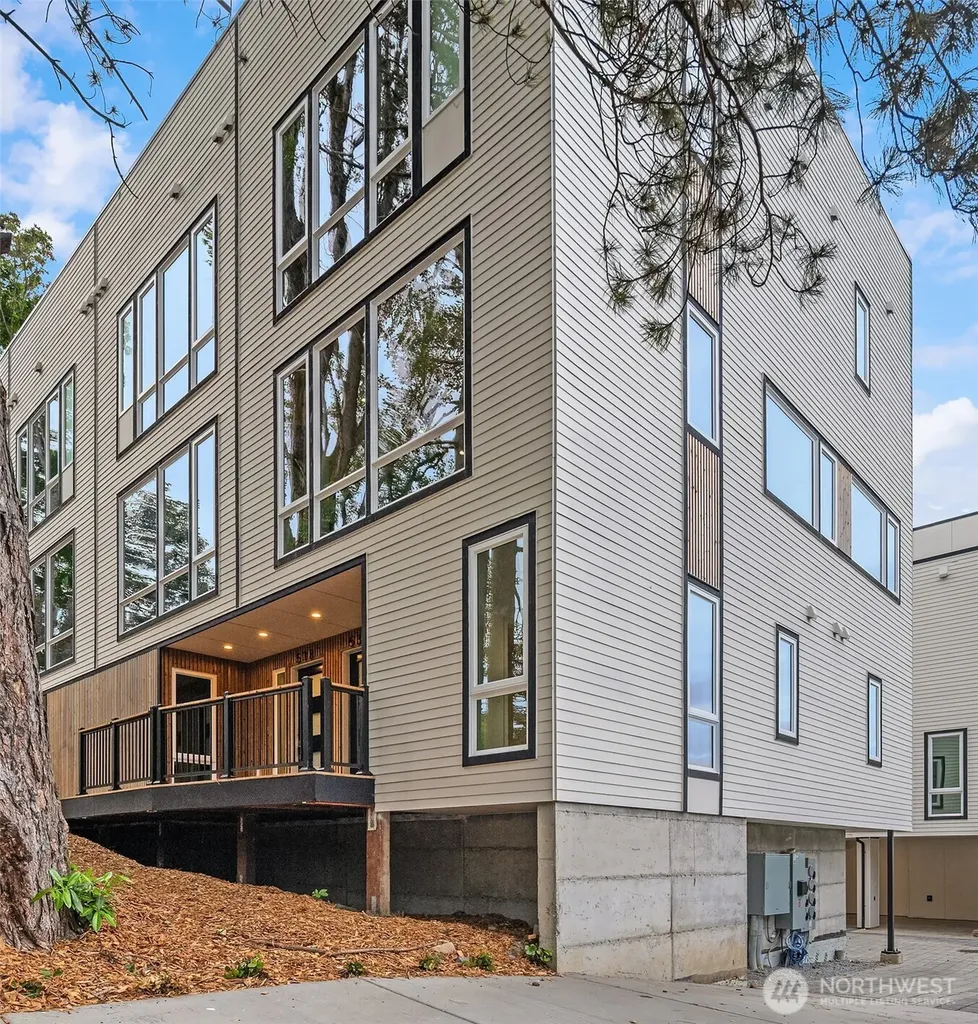542 W Barrett Street Seattle WA 98109