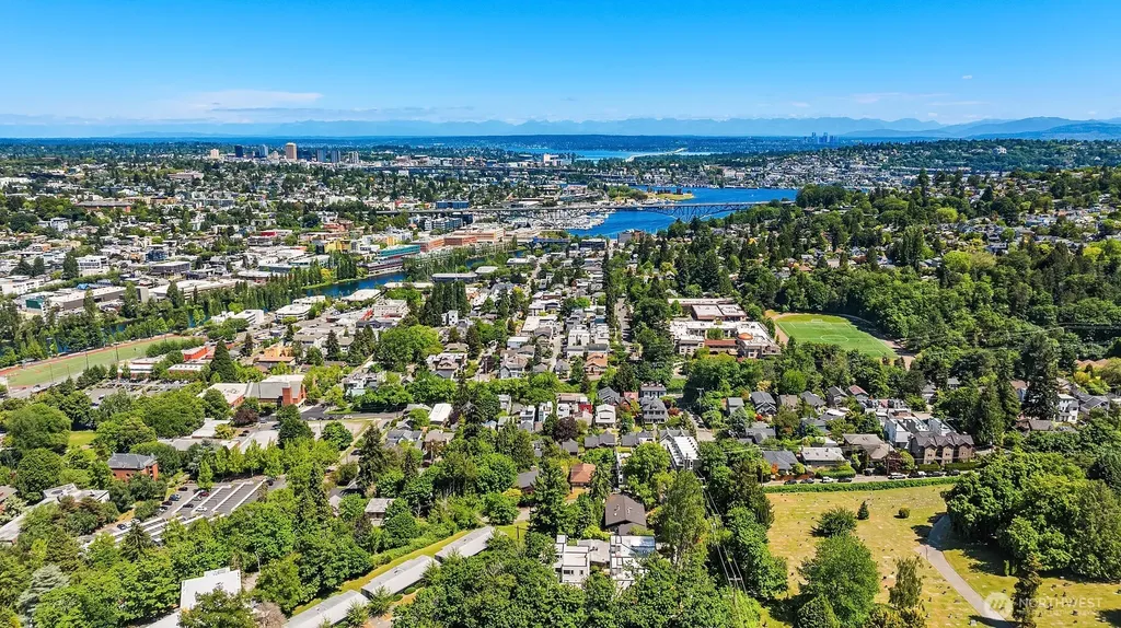 542 W Barrett Street Seattle WA 98109
