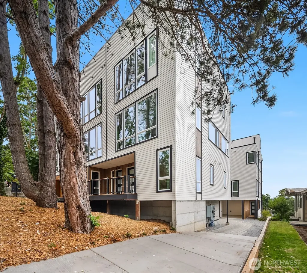 542 W Barrett Street Seattle WA 98109