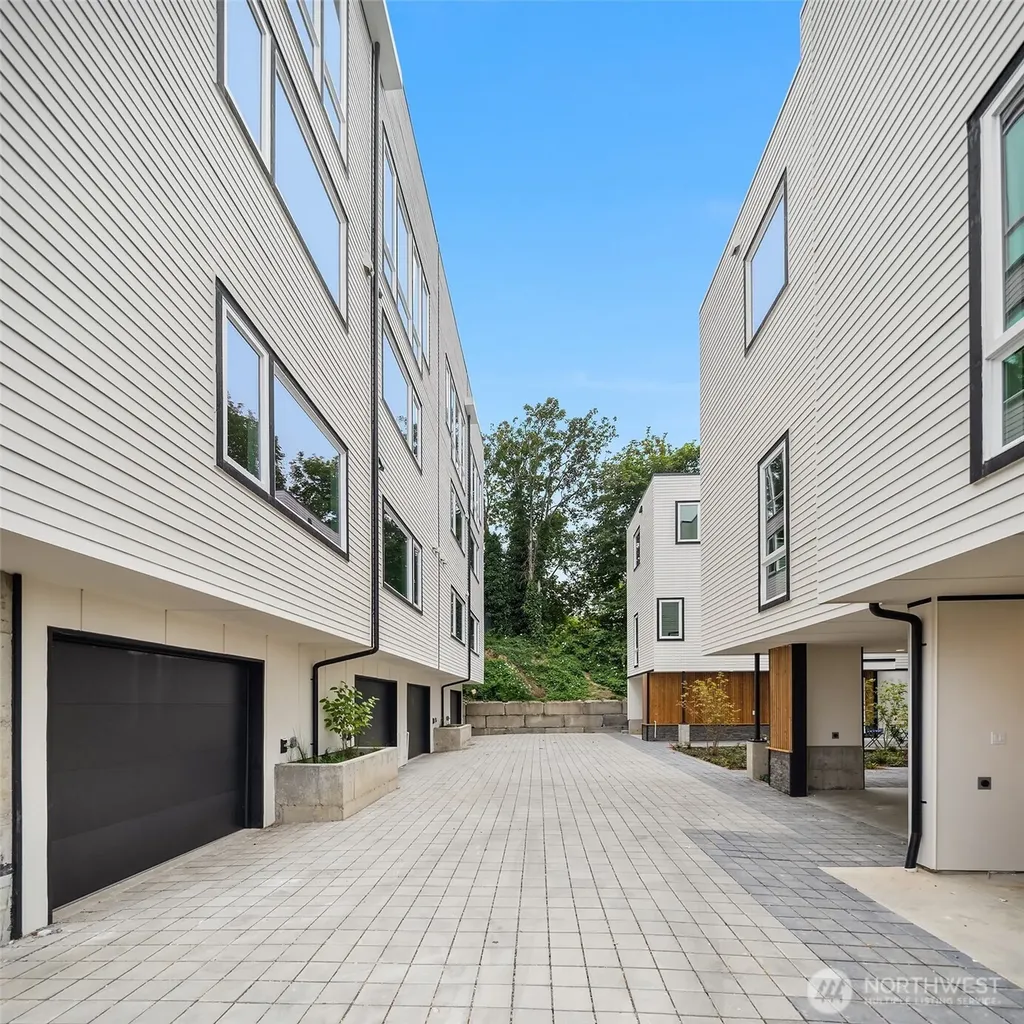 542 W Barrett Street Seattle WA 98109