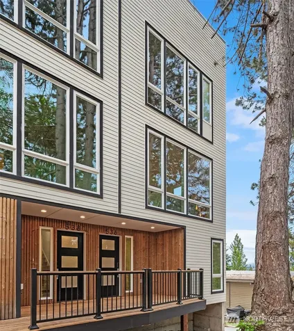 542 W Barrett Street Seattle WA 98109